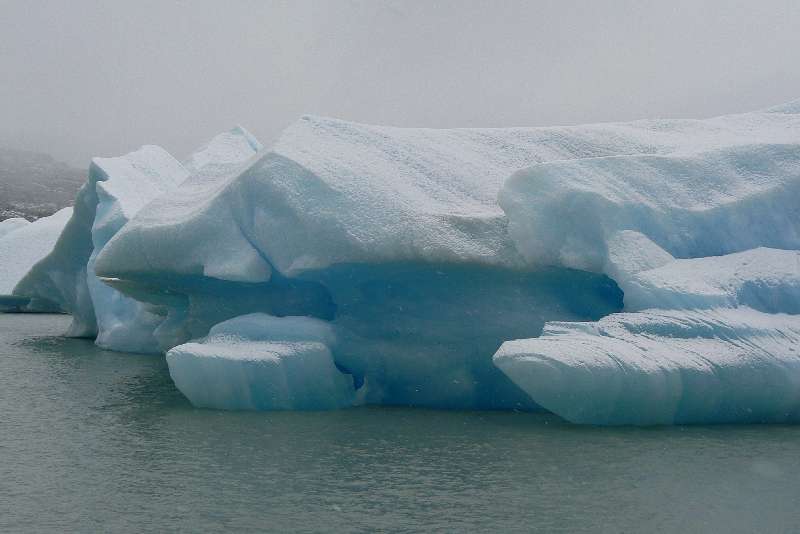 09 Iceberg Staccati dal Ghiacciaio Upsala